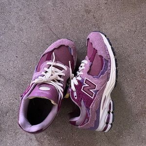 New balance 2002R